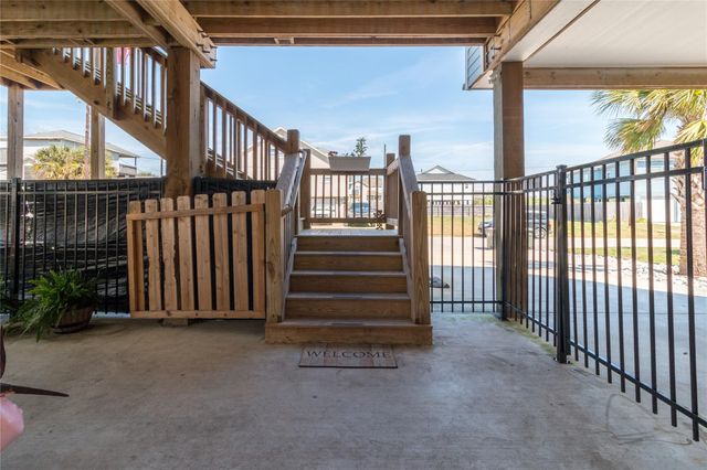 12839 E Conquistador Drive, Galveston, TX 77554