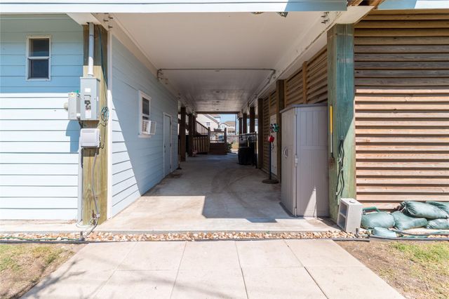 12839 E Conquistador Drive, Galveston, TX 77554