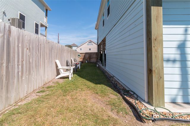 12839 E Conquistador Drive, Galveston, TX 77554