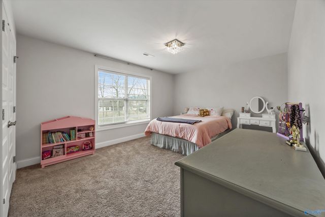 7550 Parktrace Lane, Owens Cross Roads, AL 35763