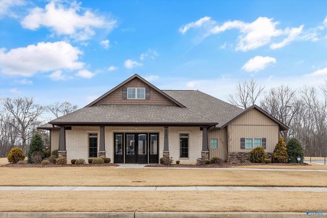 7550 Parktrace Lane, Owens Cross Roads, AL 35763