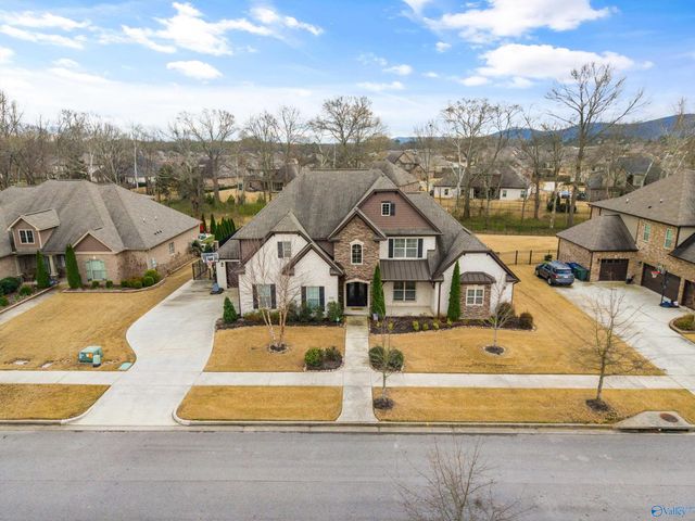 7550 Parktrace Lane, Owens Cross Roads, AL 35763