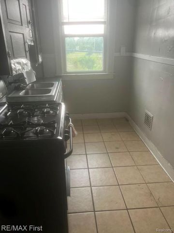 6400 Seminole Street, Detroit, MI 48213