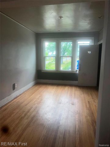 6400 Seminole Street, Detroit, MI 48213