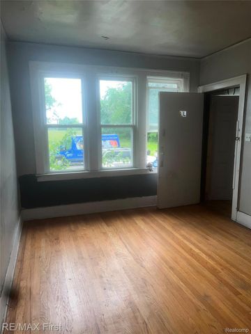 6400 Seminole Street, Detroit, MI 48213