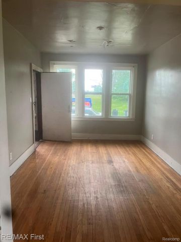 6400 Seminole Street, Detroit, MI 48213