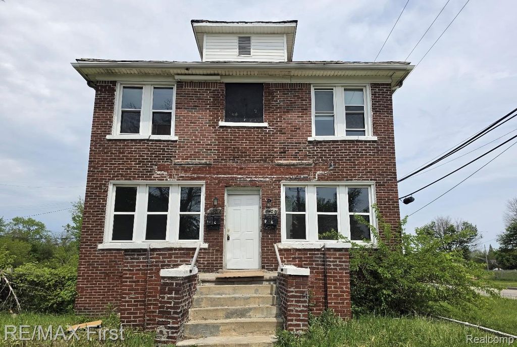 6400 Seminole Street, Detroit, MI 48213
