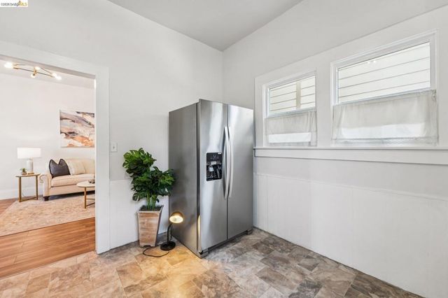 1549 5Th Ave, Oakland, CA 94606