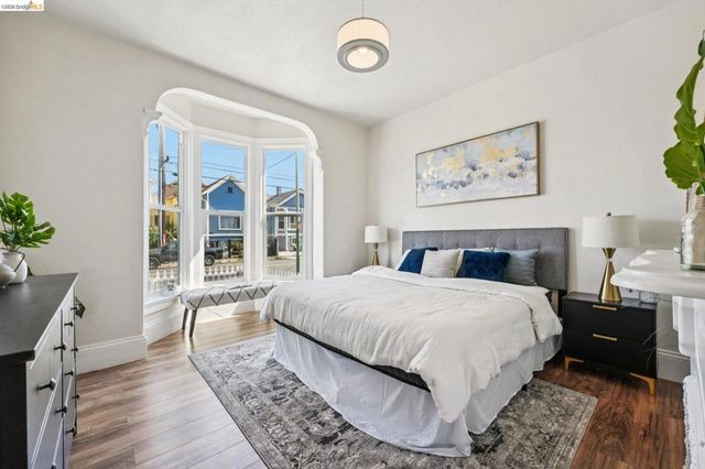 1549 5Th Ave, Oakland, CA 94606