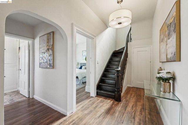 1549 5Th Ave, Oakland, CA 94606