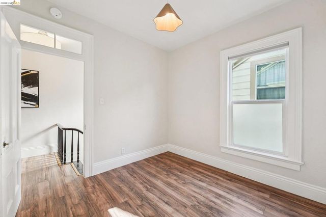 1549 5Th Ave, Oakland, CA 94606