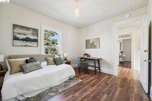 1549 5Th Ave, Oakland, CA 94606