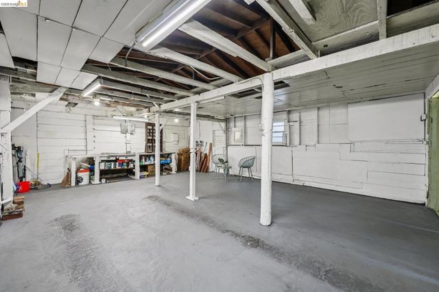 1549 5Th Ave, Oakland, CA 94606