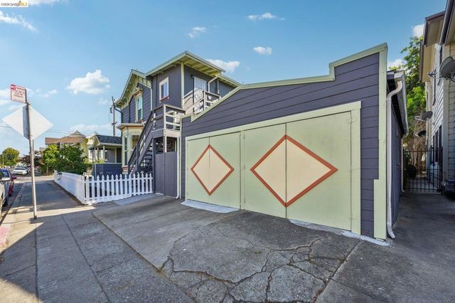 1549 5Th Ave, Oakland, CA 94606