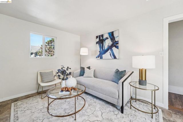 1549 5Th Ave, Oakland, CA 94606