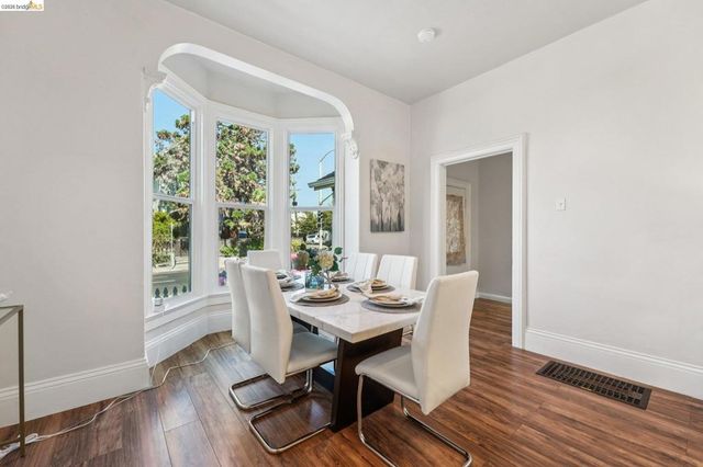 1549 5Th Ave, Oakland, CA 94606