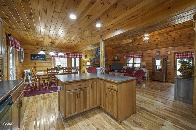 1339 Zachary Thomas Lane, Sevierville, TN 37876