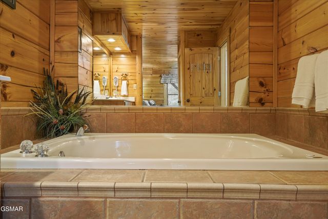 1339 Zachary Thomas Lane, Sevierville, TN 37876