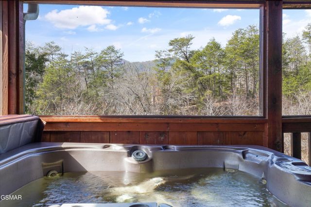 1339 Zachary Thomas Lane, Sevierville, TN 37876