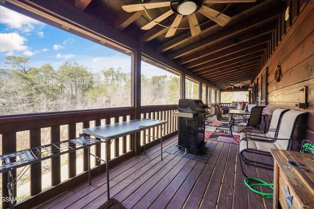 1339 Zachary Thomas Lane, Sevierville, TN 37876