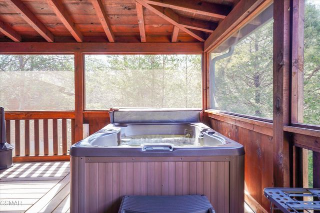 1339 Zachary Thomas Lane, Sevierville, TN 37876