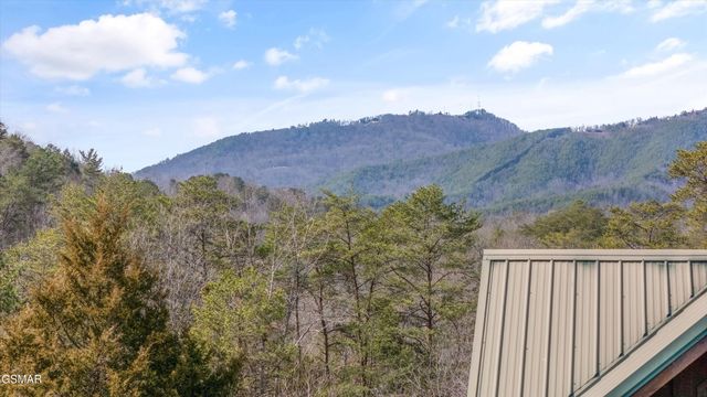 1339 Zachary Thomas Lane, Sevierville, TN 37876