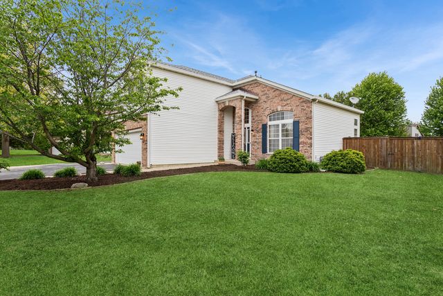 240 Paradise Parkway, Oswego, IL 60543