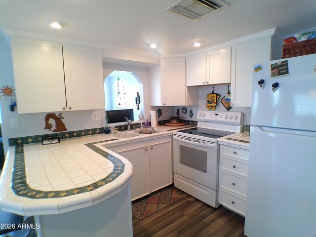 41 W MORRIS Drive, Queen Valley, AZ 85118