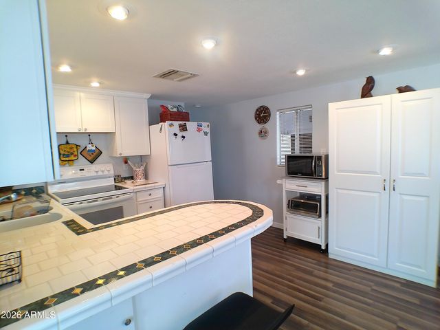 41 W MORRIS Drive, Queen Valley, AZ 85118