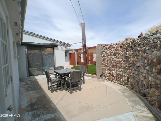 41 W MORRIS Drive, Queen Valley, AZ 85118