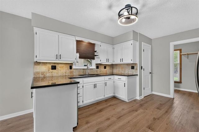 11801 W 78th Terrace, Lenexa, KS 66214