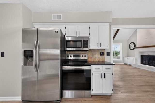 11801 W 78th Terrace, Lenexa, KS 66214