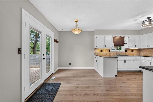 11801 W 78th Terrace, Lenexa, KS 66214