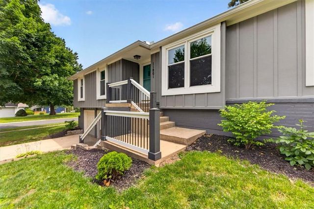 11801 W 78th Terrace, Lenexa, KS 66214