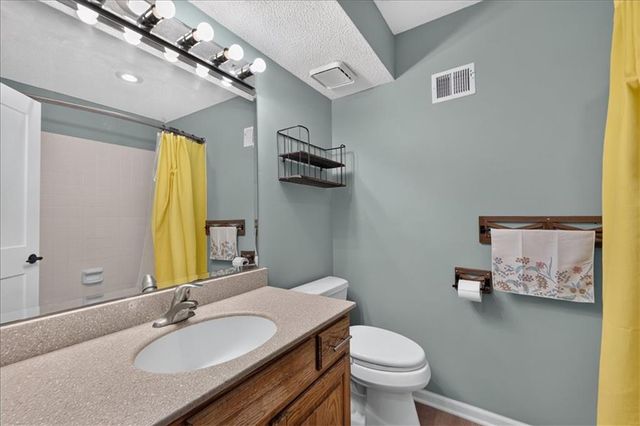 11801 W 78th Terrace, Lenexa, KS 66214