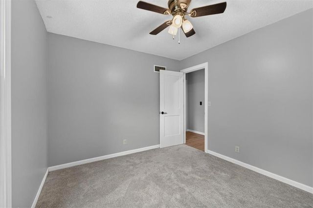 11801 W 78th Terrace, Lenexa, KS 66214