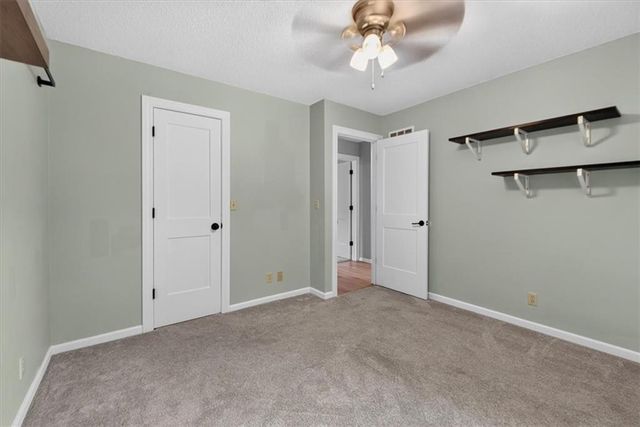 11801 W 78th Terrace, Lenexa, KS 66214