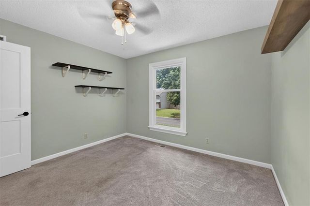 11801 W 78th Terrace, Lenexa, KS 66214