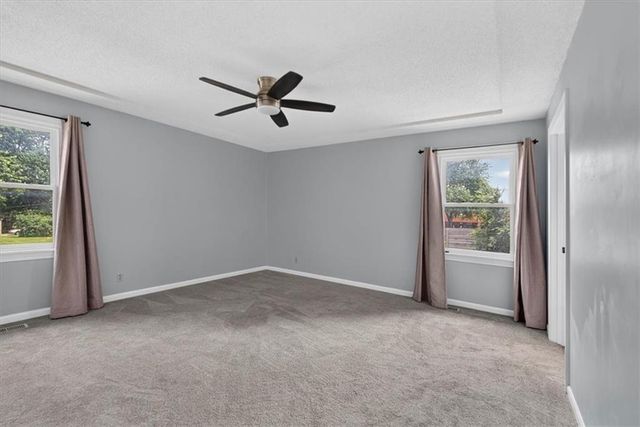 11801 W 78th Terrace, Lenexa, KS 66214