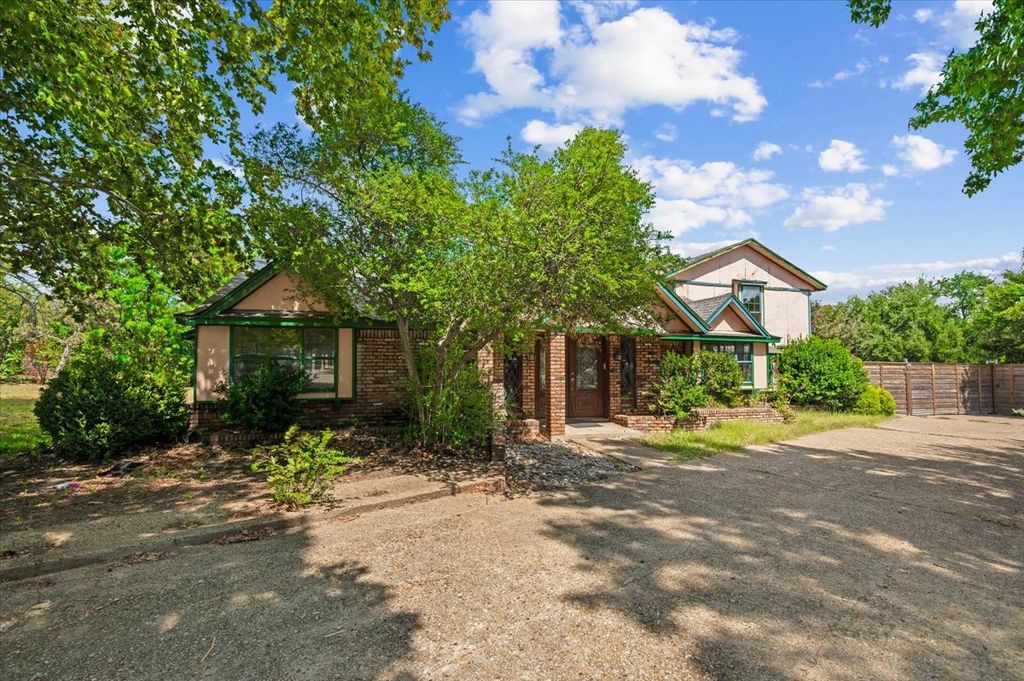 135 E Pleasant Run Road, Cedar Hill, TX 75104 — exterior