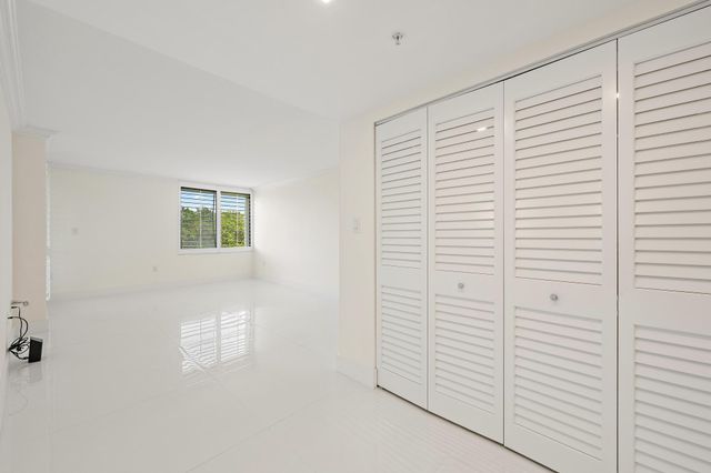 2450 Presidential Way 505, West Palm Beach, FL 33401