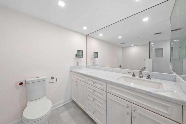 2450 Presidential Way 505, West Palm Beach, FL 33401