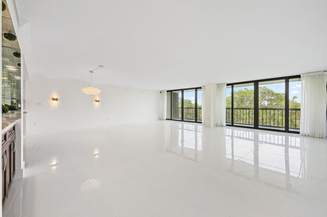 2450 Presidential Way 505, West Palm Beach, FL 33401