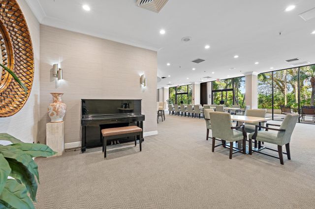 2450 Presidential Way 505, West Palm Beach, FL 33401