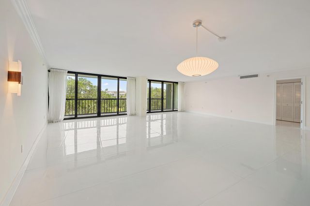 2450 Presidential Way 505, West Palm Beach, FL 33401