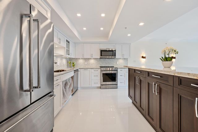 2450 Presidential Way 505, West Palm Beach, FL 33401