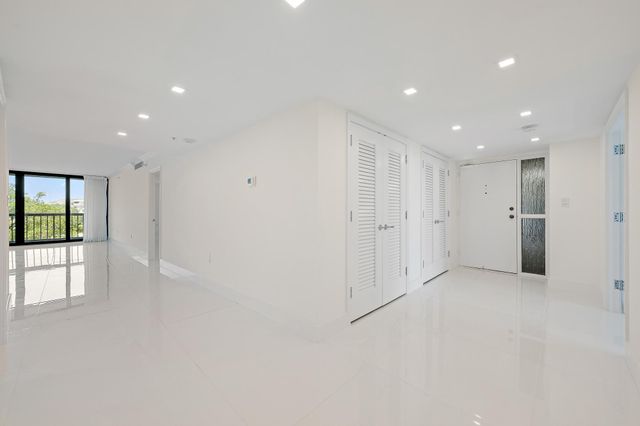2450 Presidential Way 505, West Palm Beach, FL 33401