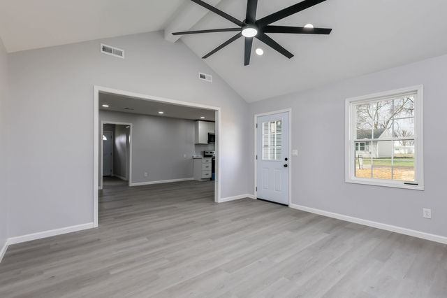 406 S UTTERBACK ST, Vandalia, MO 63382