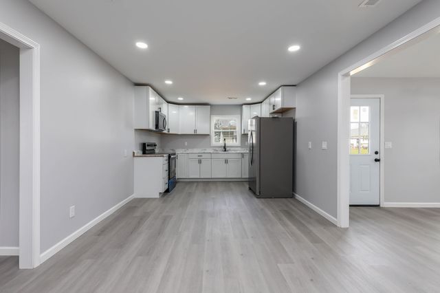 406 S UTTERBACK ST, Vandalia, MO 63382