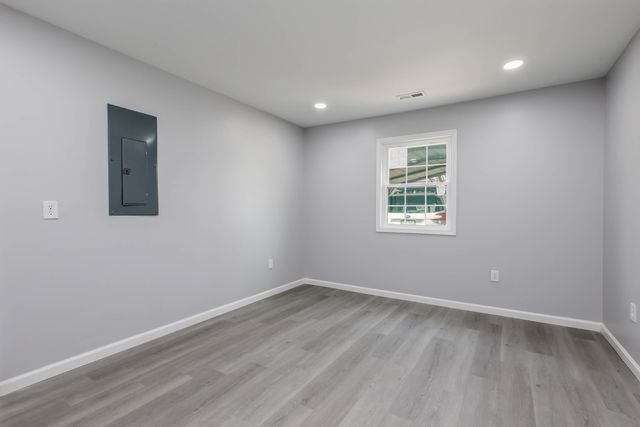 406 S UTTERBACK ST, Vandalia, MO 63382